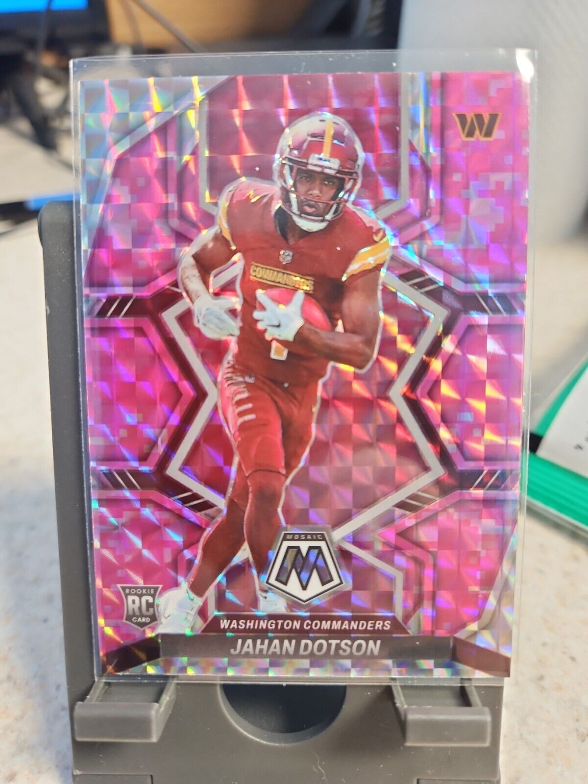 Jahan Dotson RC 2022 Mosaic Pink Camo Commanders 