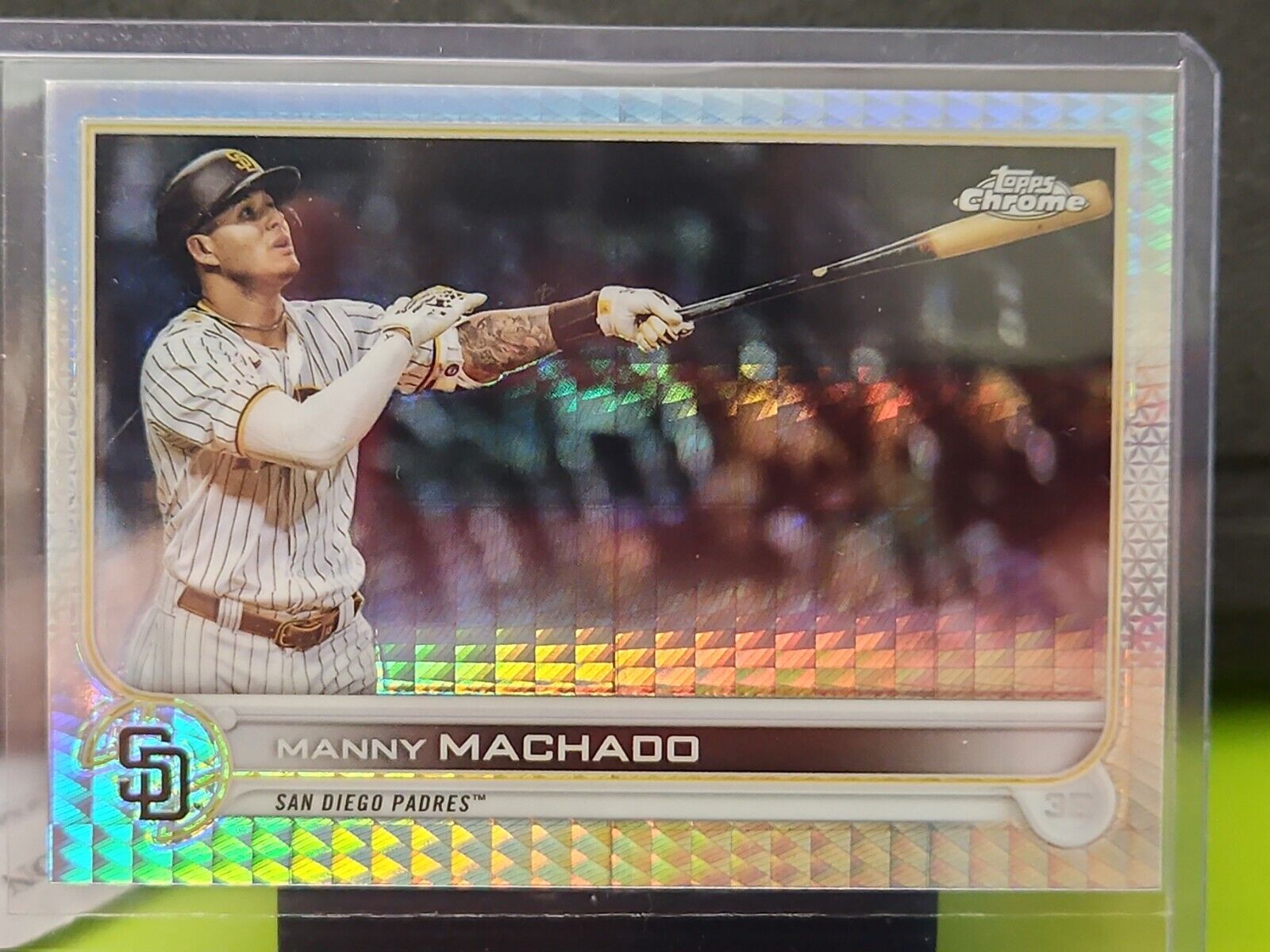 2022 Topps Chrome #90  Manny Machado Prism Refractor SP San Diego  Padres NMT/MT