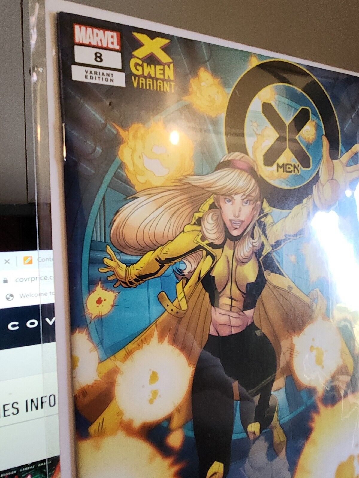 Marvel Comics X-MEN #8 first printing X-Gwen variant