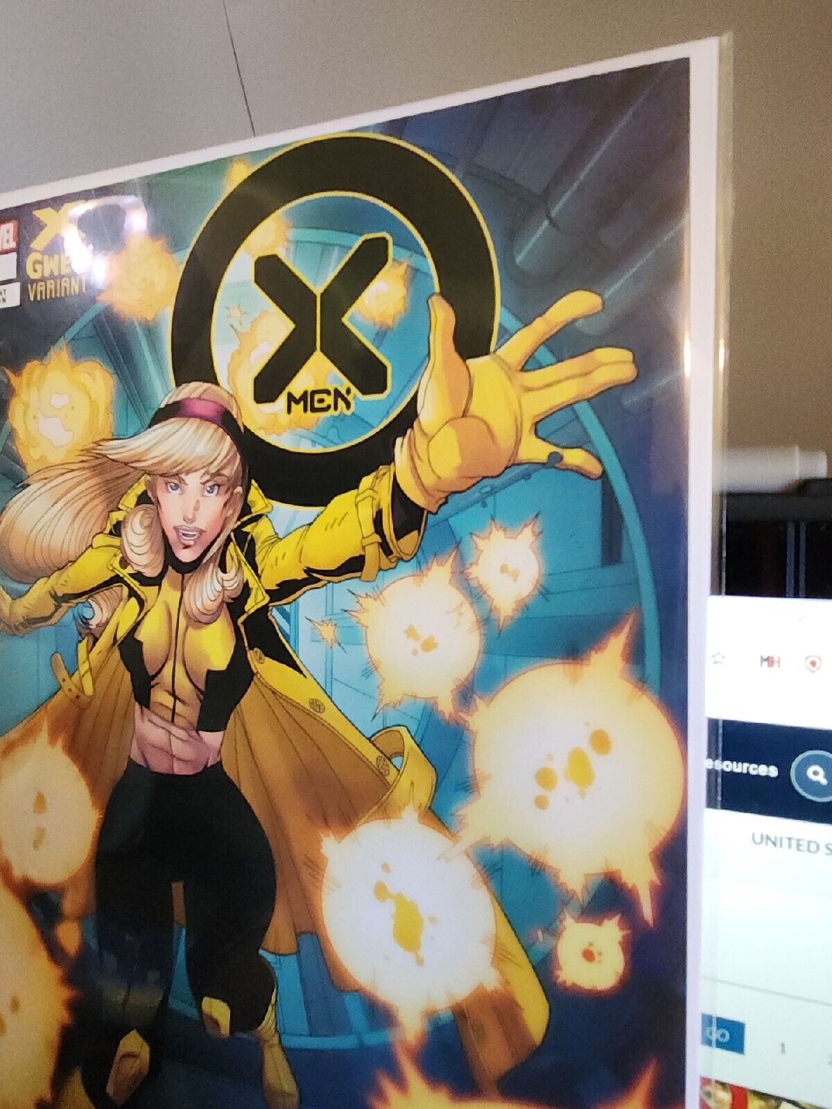 Marvel Comics X-MEN #8 first printing X-Gwen variant