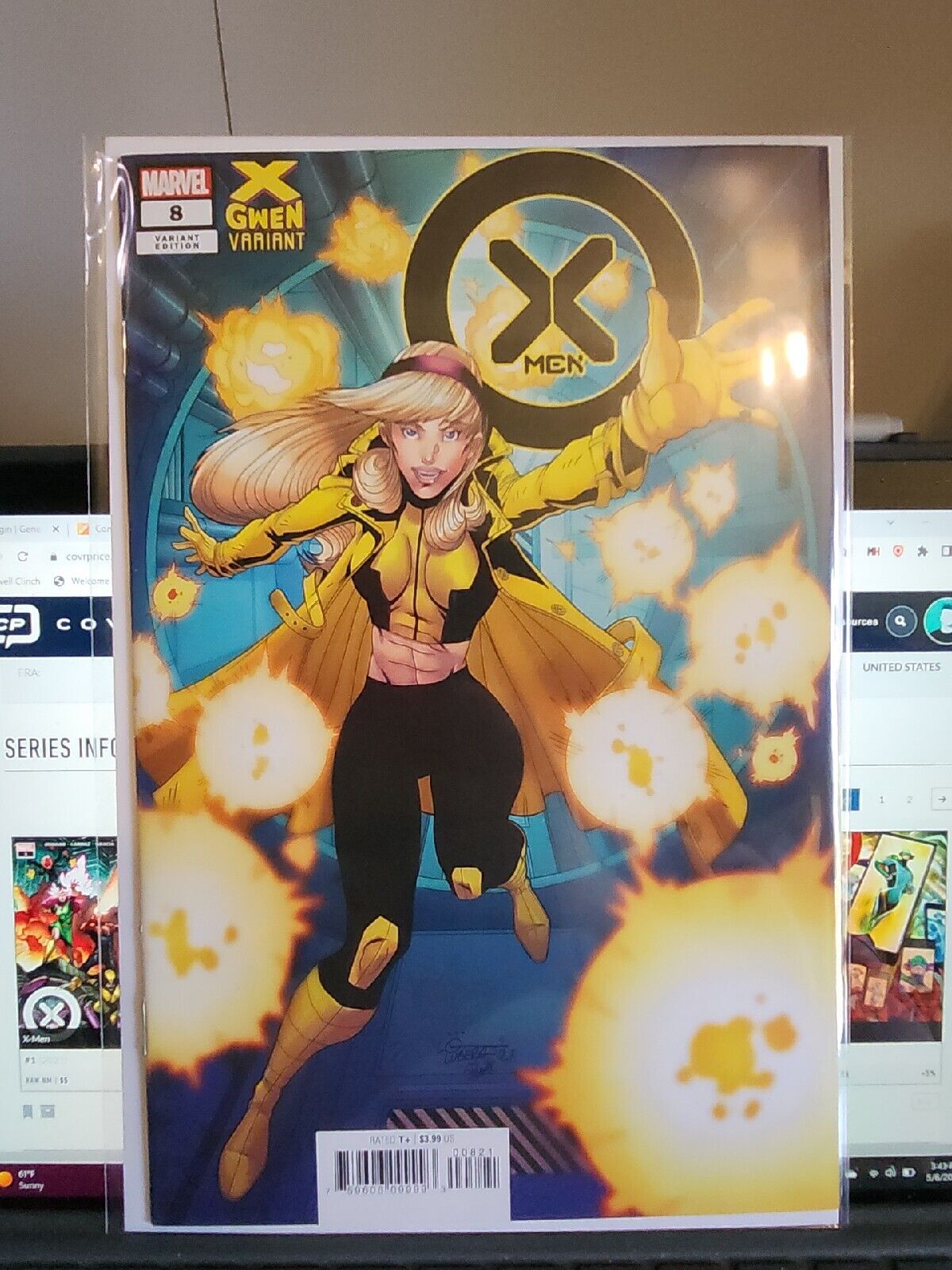 Marvel Comics X-MEN #8 first printing X-Gwen variant