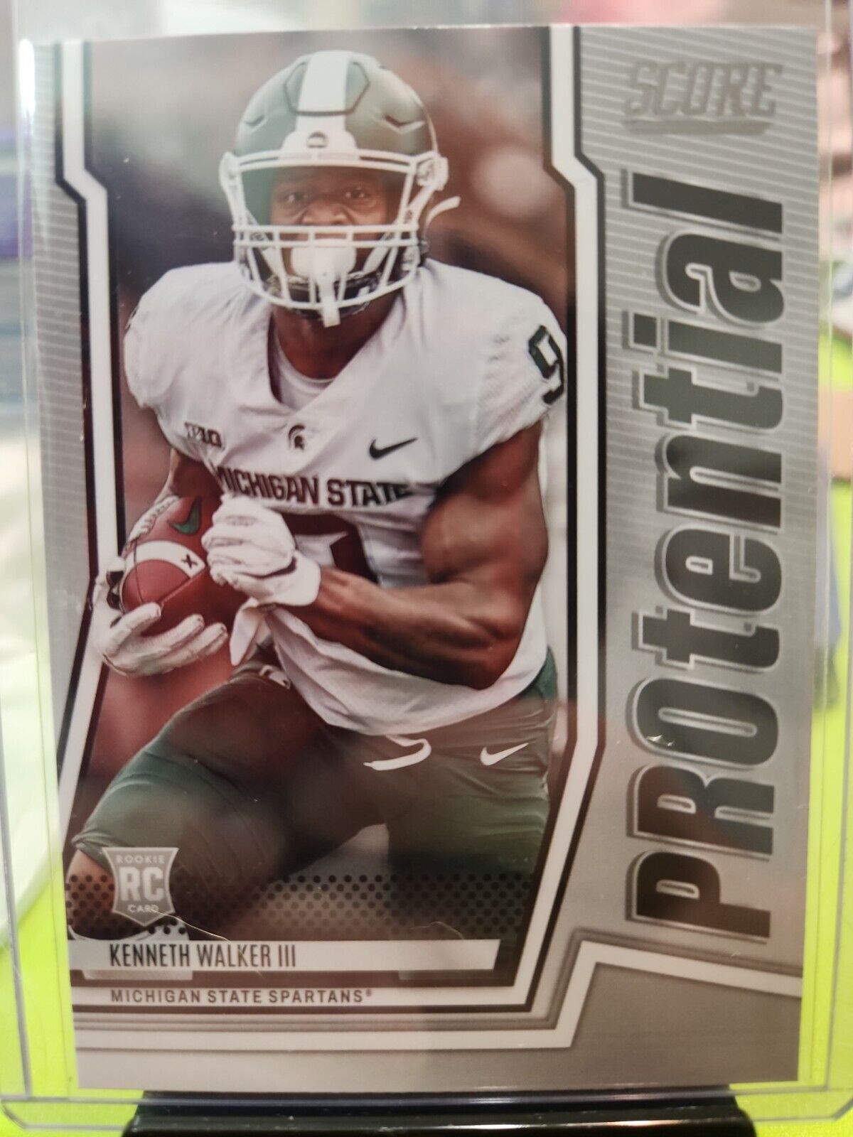 kenneth walker iii 2022 Score Rookie Protential And RC card